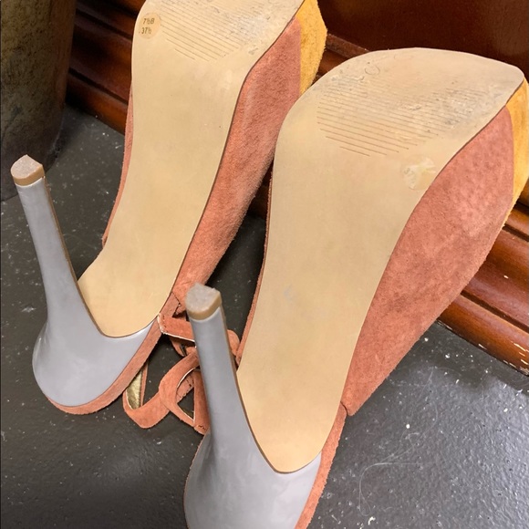 High heel shoes - Picture 2 of 6